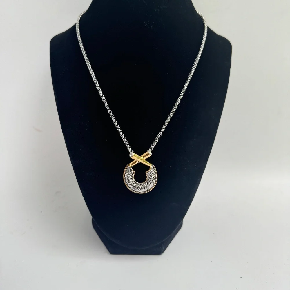 DENKAYS.CALI HORSE SHOE  STATEMENT NECKLACE
